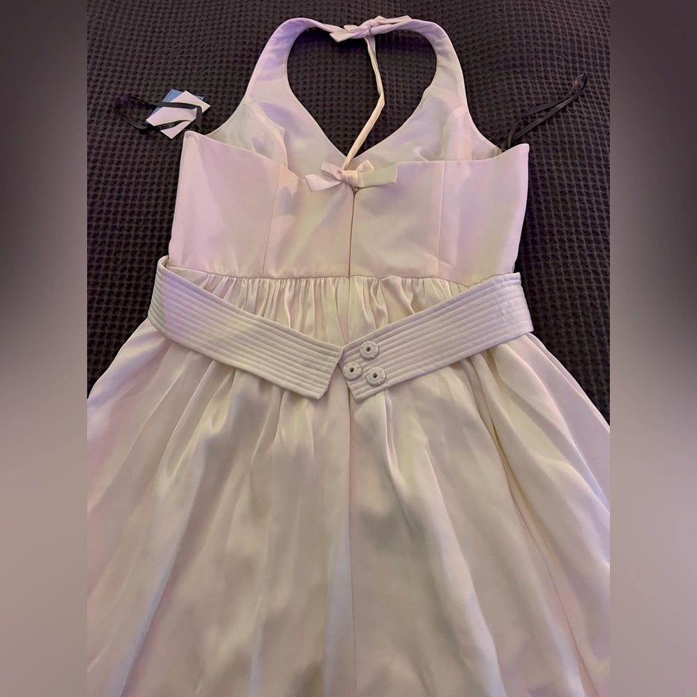 David’s Bridal / Vera Wang Halter Gown w/sash ❤️